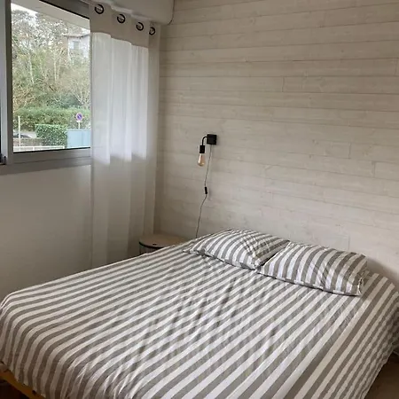 Appartamento T2bis Pereire Dans -residence En Premiere Ligne