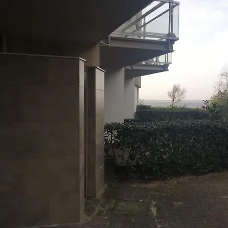 Appartamento T2bis Pereire Dans -residence En Premiere Ligne